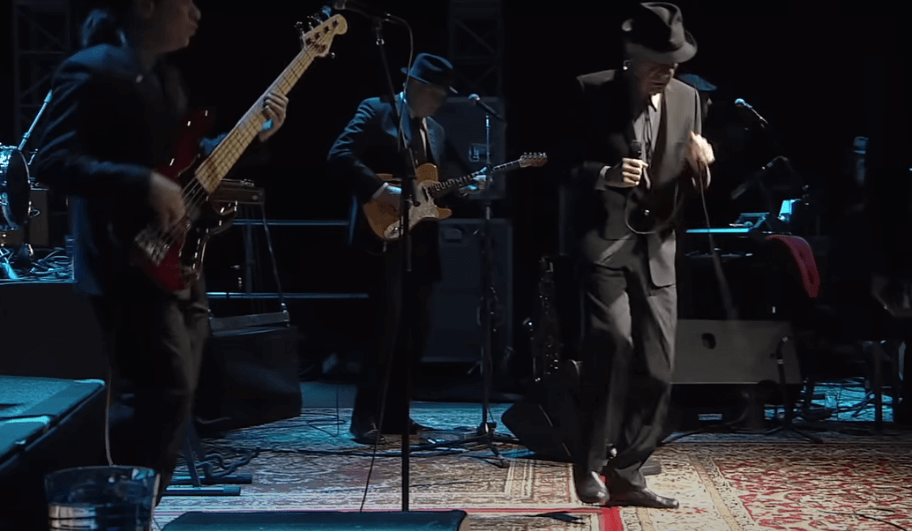 Leonard Cohen on stage Leonard Cohen on stage